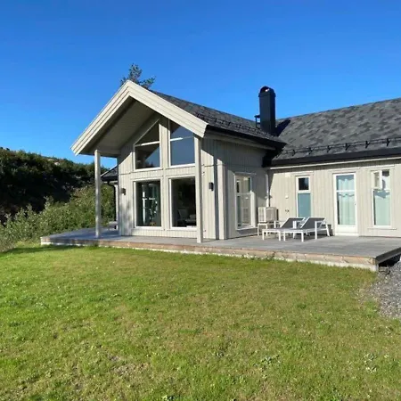 度假居 Flott Nyere Hytte Med Sjoutsikt. 里瑟尔