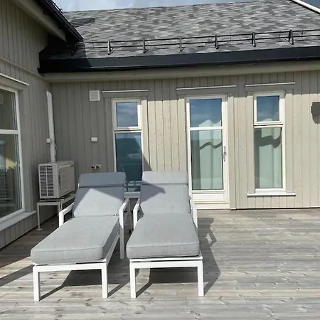 Flott Nyere Hytte Med Sjoutsikt. * Risør